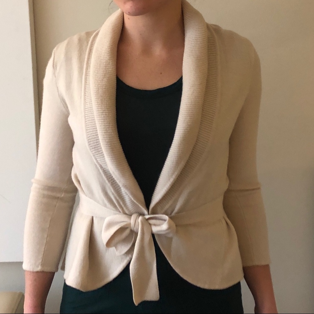 💓NEW LISTING💓 BCBG Sweater Wrap